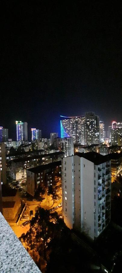 Lilia Apartment Batumi Bagian luar foto